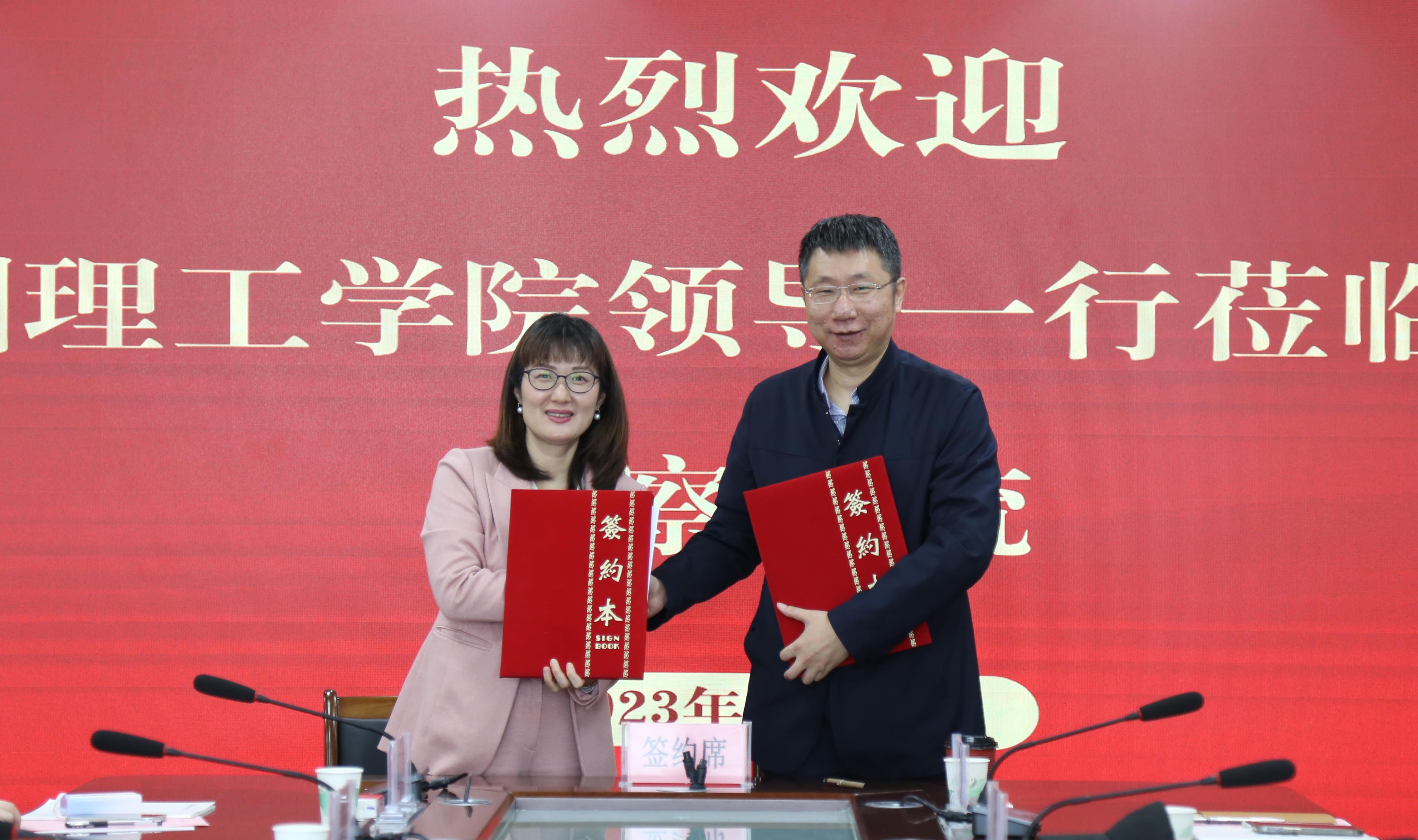 3.签约仪式.jpg